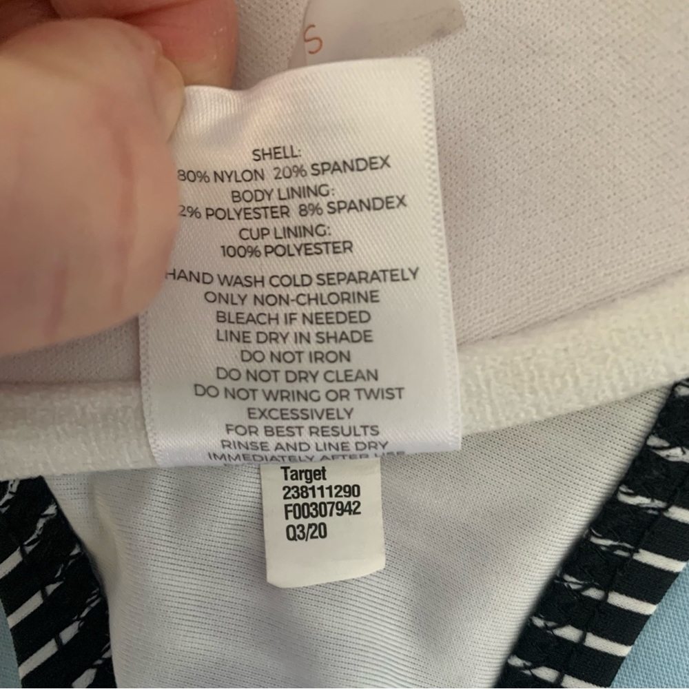 Shade & Shore 34D Black & White Padded Bikini Swim Top EUC - Picture 8 of 8